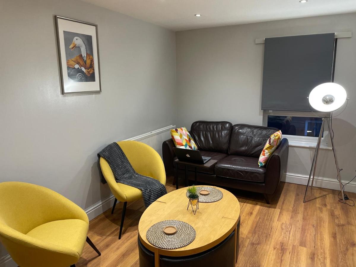 2 Bedroom Apartment Chiswick Park Tube Station 伦敦 外观 照片