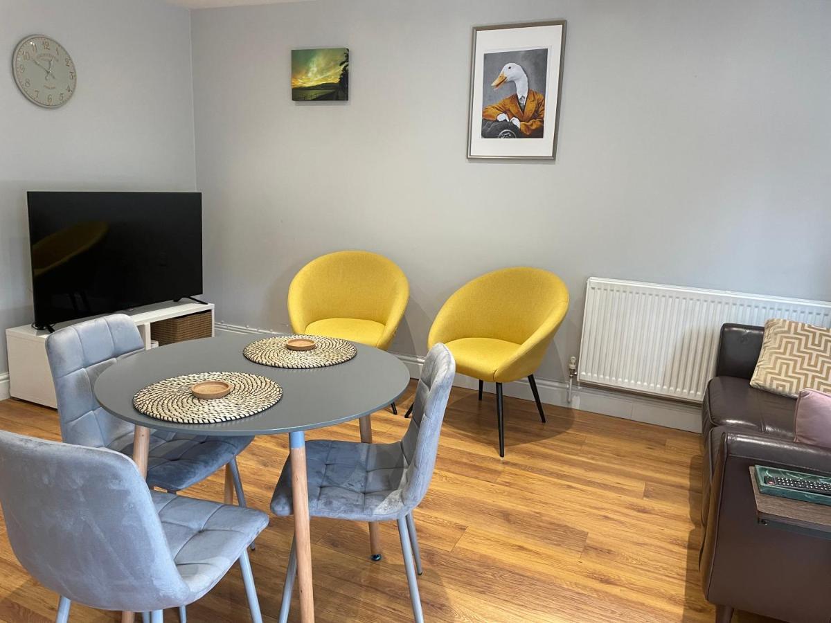 2 Bedroom Apartment Chiswick Park Tube Station 伦敦 外观 照片