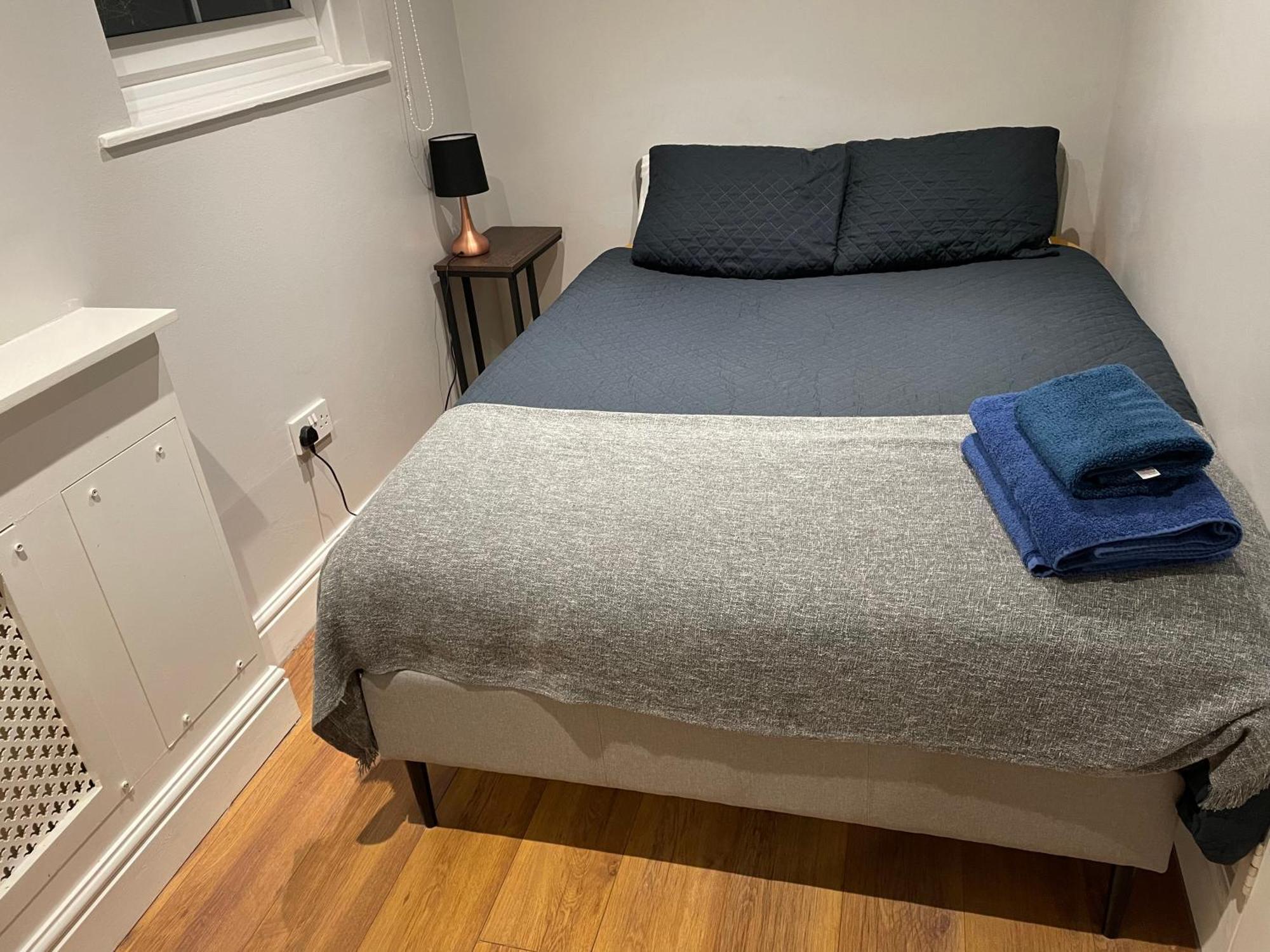 2 Bedroom Apartment Chiswick Park Tube Station 伦敦 外观 照片