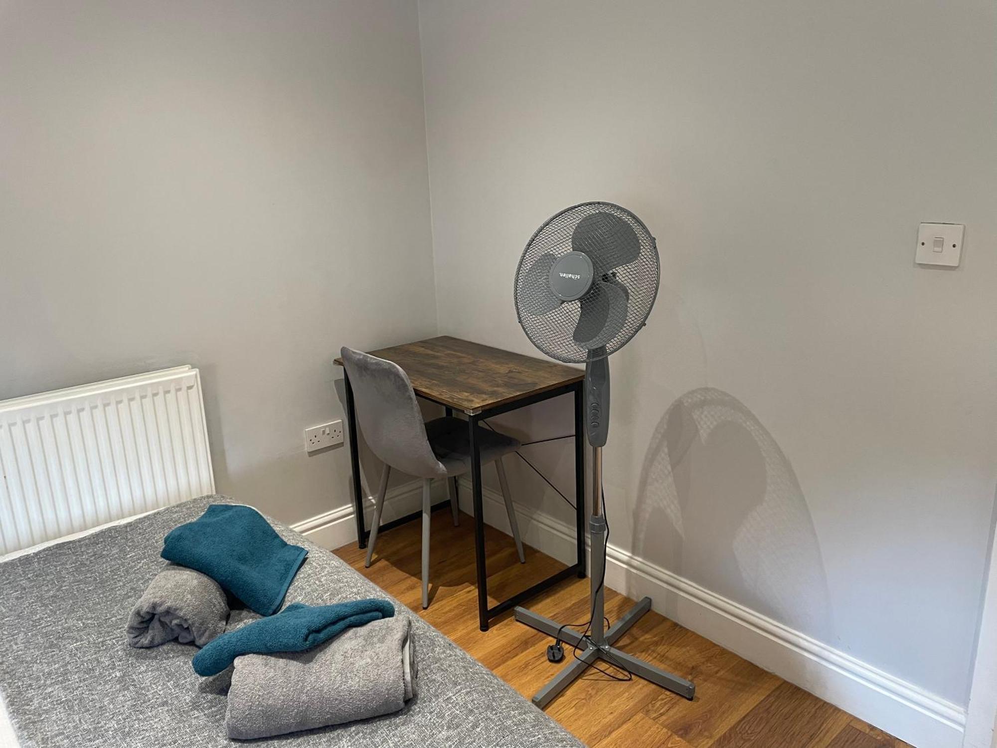 2 Bedroom Apartment Chiswick Park Tube Station 伦敦 外观 照片